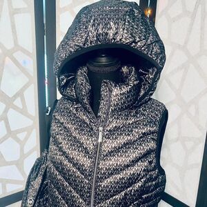 Michael-Kors women's Size M Black and Gray Puffer Vest EUC